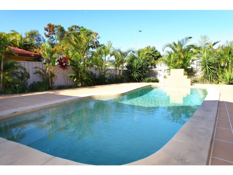 32 Claremont Drive, Robina QLD 4226