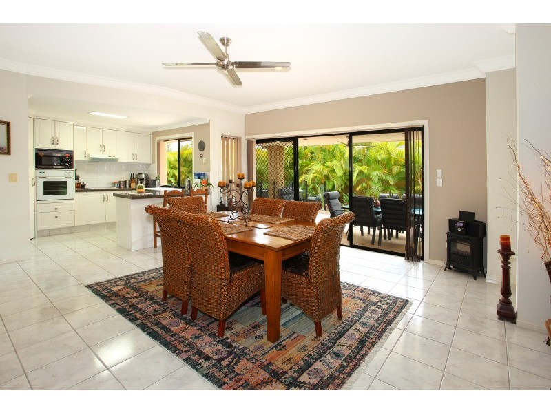 11 Moonraker Street, Clear Island Waters QLD 4226