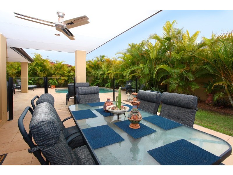 11 Moonraker Street, Clear Island Waters QLD 4226