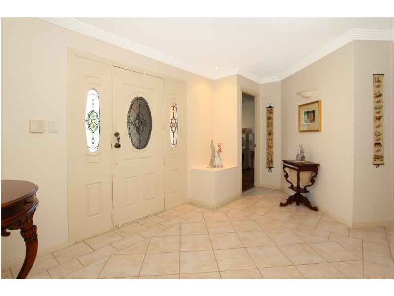 3 Clipper Boulevard, Clear Island Waters QLD 4226