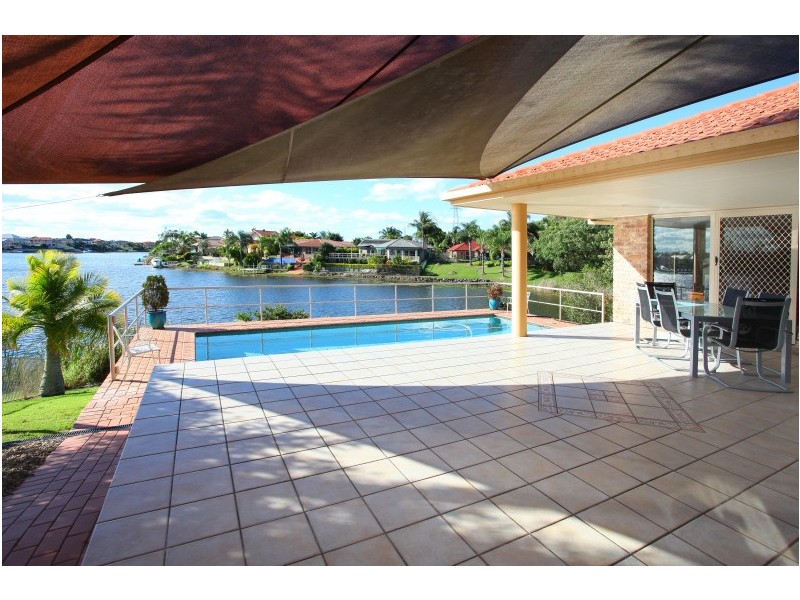3 Clipper Boulevard, Clear Island Waters QLD 4226