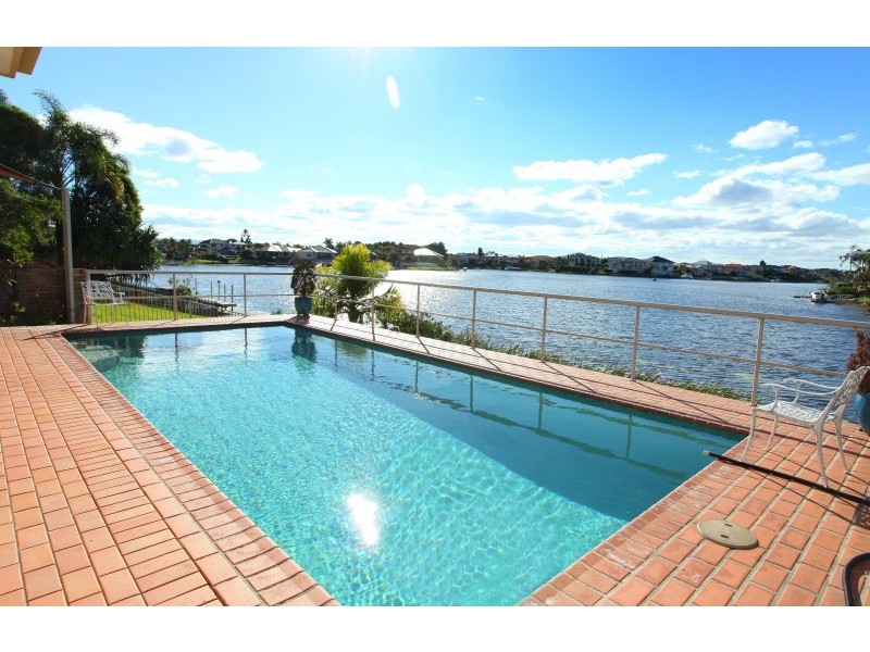 3 Clipper Boulevard, Clear Island Waters QLD 4226