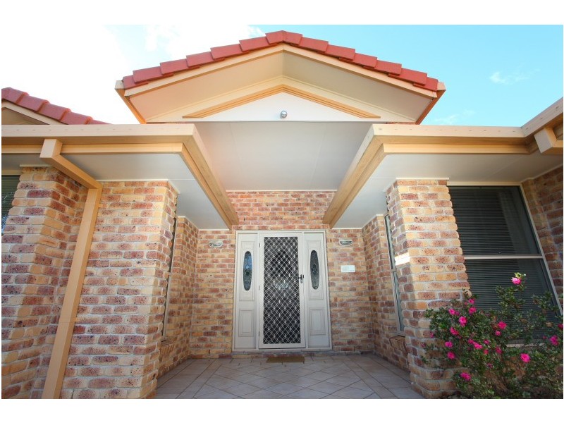 3 Clipper Boulevard, Clear Island Waters QLD 4226