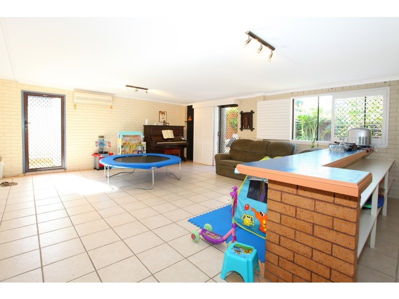 14 Fairway Drive, Clear Island Waters QLD 4226