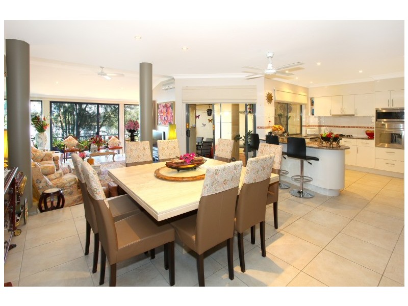 1 Greystone/125 Santa Cruz Boulevard, Clear Island Waters QLD 4226