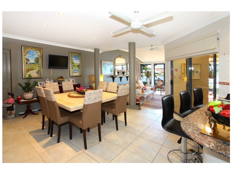 1 Greystone/125 Santa Cruz Boulevard, Clear Island Waters QLD 4226