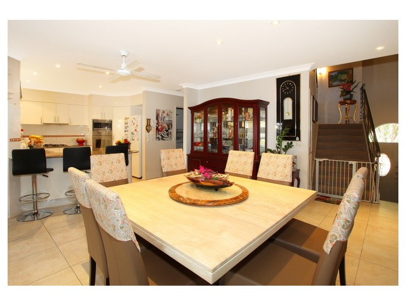 1 Greystone/125 Santa Cruz Boulevard, Clear Island Waters QLD 4226