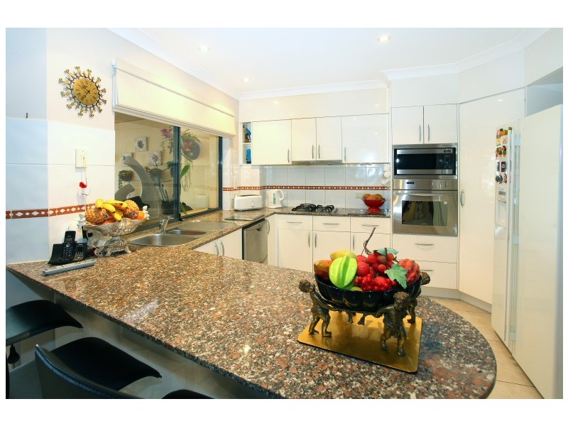 1 Greystone/125 Santa Cruz Boulevard, Clear Island Waters QLD 4226