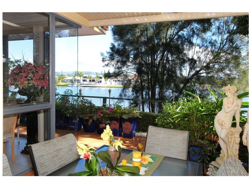 1 Greystone/125 Santa Cruz Boulevard, Clear Island Waters QLD 4226