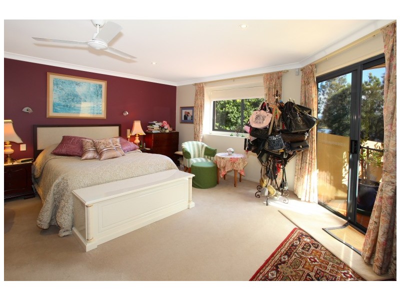 1 Greystone/125 Santa Cruz Boulevard, Clear Island Waters QLD 4226