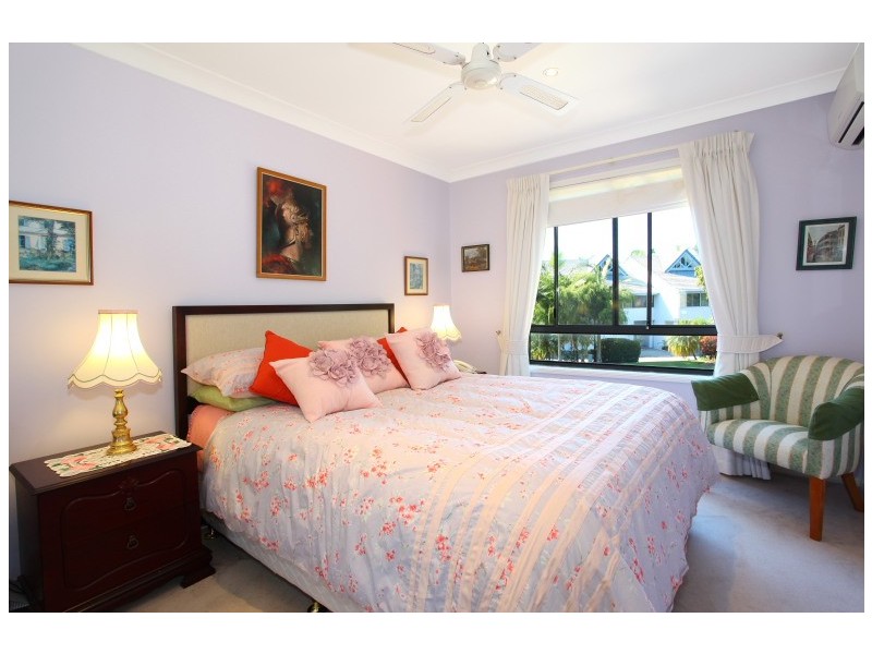 1 Greystone/125 Santa Cruz Boulevard, Clear Island Waters QLD 4226