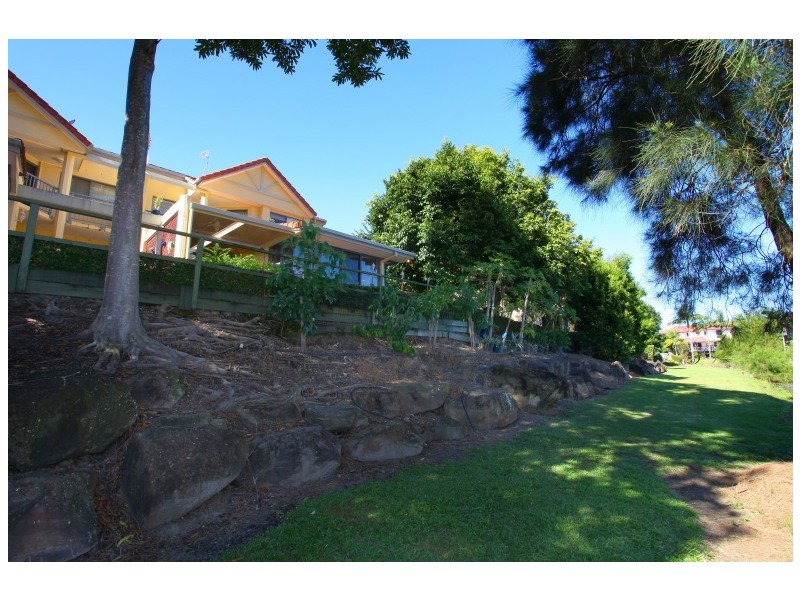 1 Greystone/125 Santa Cruz Boulevard, Clear Island Waters QLD 4226