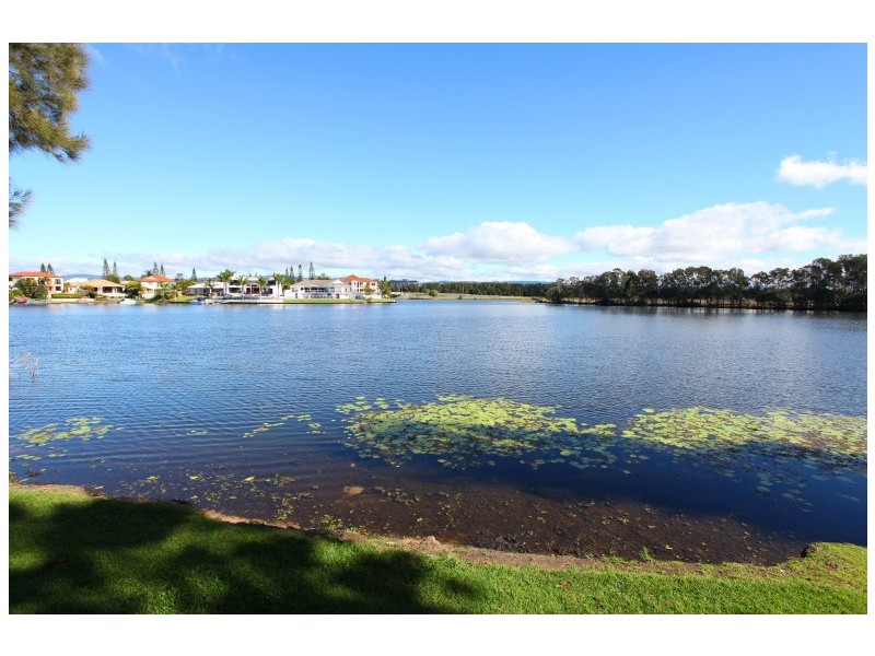 1 Greystone/125 Santa Cruz Boulevard, Clear Island Waters QLD 4226
