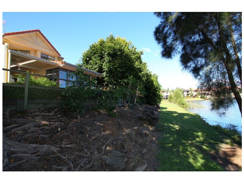 1 Greystone/125 Santa Cruz Boulevard, Clear Island Waters QLD 4226