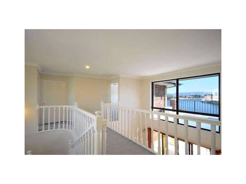 5 Antigua Way, Clear Island Waters QLD 4226