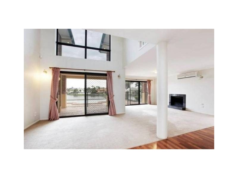 5 Antigua Way, Clear Island Waters QLD 4226