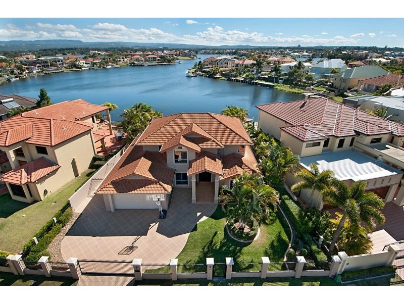 42 Bollard Circuit, Clear Island Waters QLD 4226