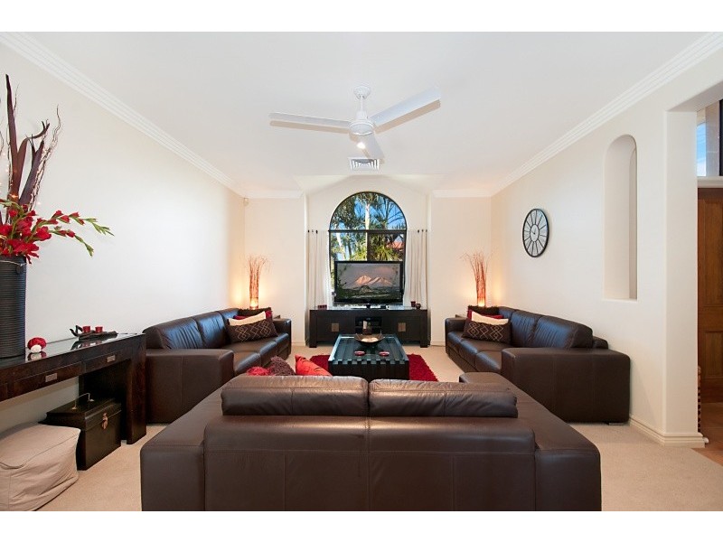 42 Bollard Circuit, Clear Island Waters QLD 4226