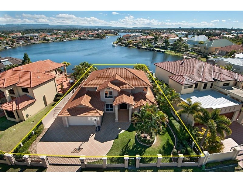 42 Bollard Circuit, Clear Island Waters QLD 4226