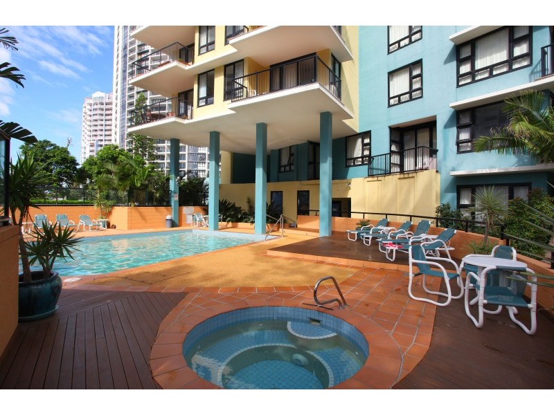 109/30-34 Surf Pd, Broadbeach QLD 4218