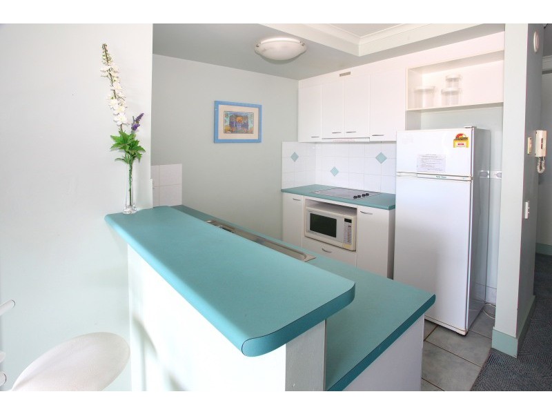 109/30-34 Surf Pd, Broadbeach QLD 4218