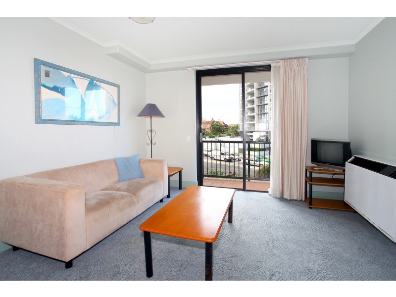 109/30-34 Surf Pd, Broadbeach QLD 4218