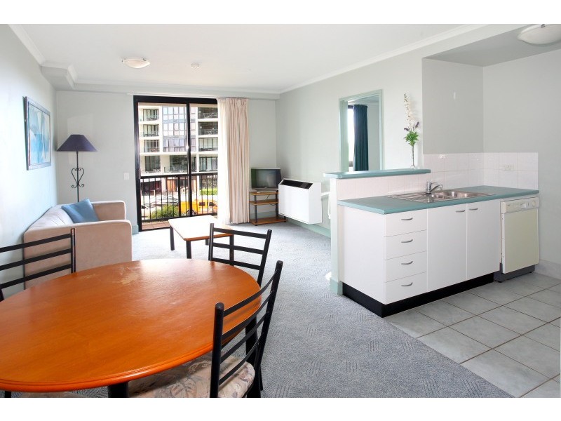 109/30-34 Surf Pd, Broadbeach QLD 4218