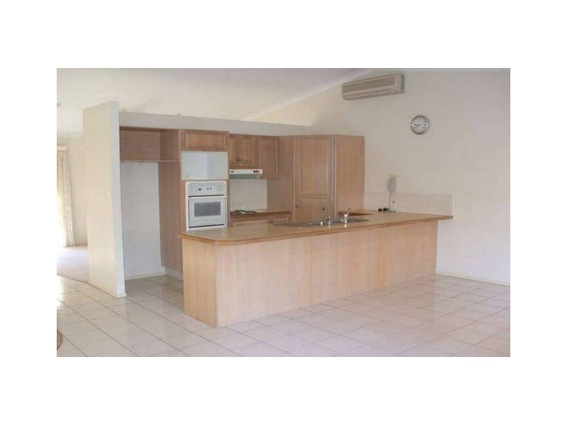 5 Maidstone Place, Robina QLD 4226