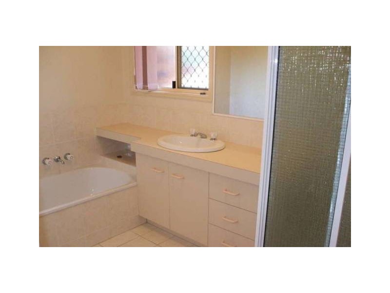 5 Maidstone Place, Robina QLD 4226