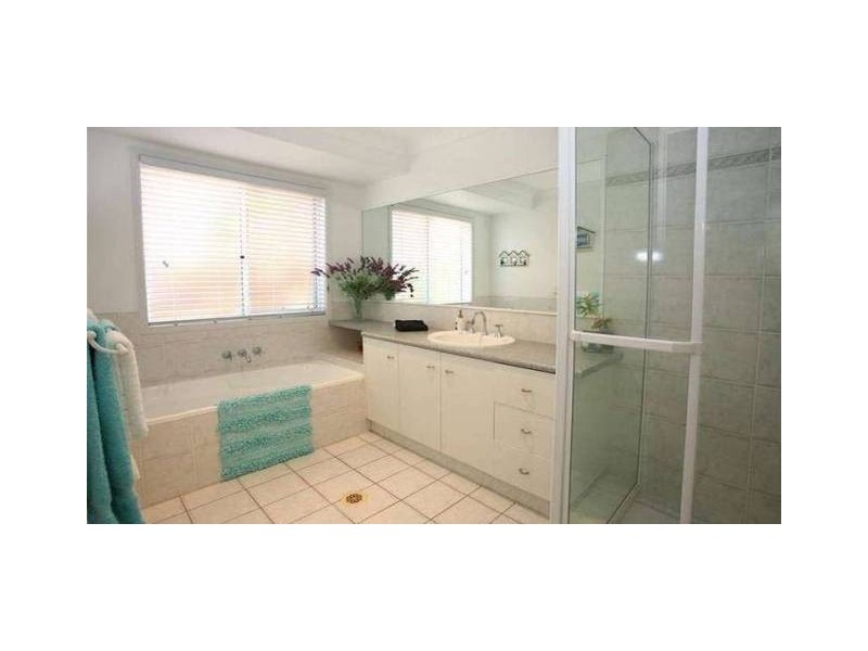 166 Port Jackson Boulevard, Clear Island Waters QLD 4226