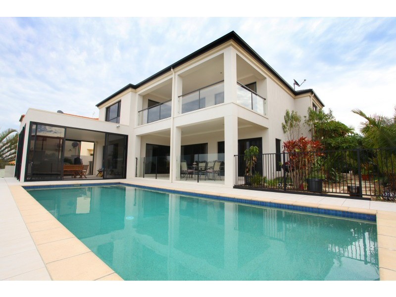 16 Clear Water Bay Avenue, Clear Island Waters QLD 4226