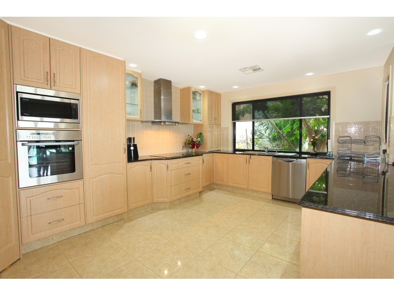 16 Clear Water Bay Avenue, Clear Island Waters QLD 4226