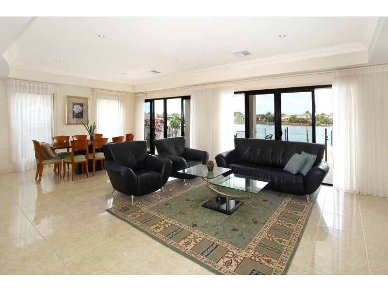 16 Clear Water Bay Avenue, Clear Island Waters QLD 4226