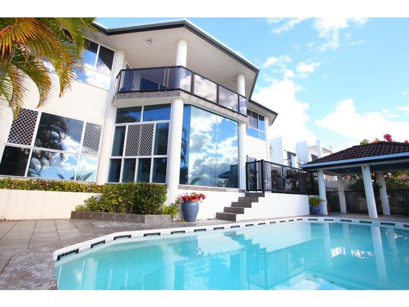 38 Bollard Circuit, Clear Island Waters QLD 4226