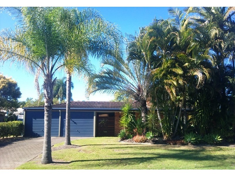71 Barrier Reef Drive, Mermaid Waters QLD 4218