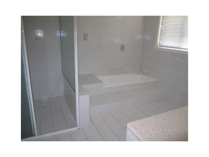 40 Cypress Drive, Broadbeach Waters QLD 4218