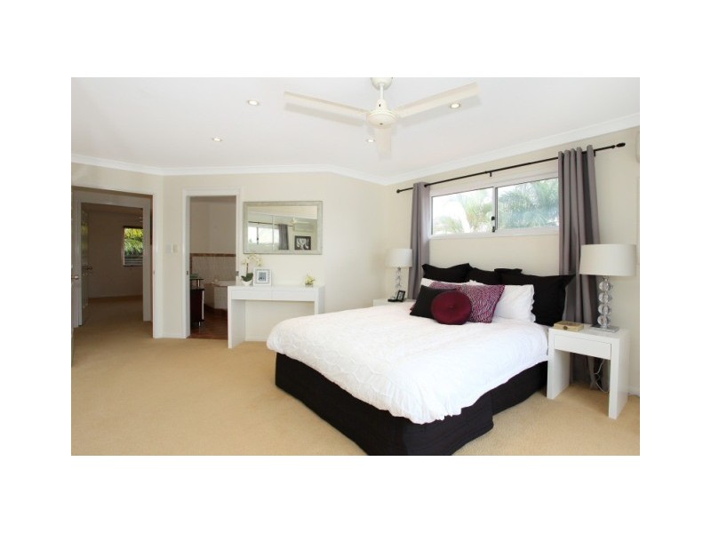 184 Port Jackson Boulevard, Clear Island Waters QLD 4226