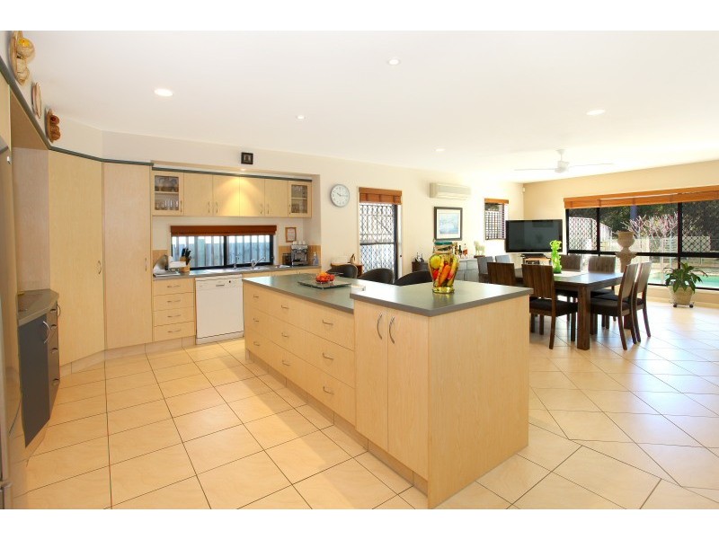 9 Straite Drive, Robina QLD 4226