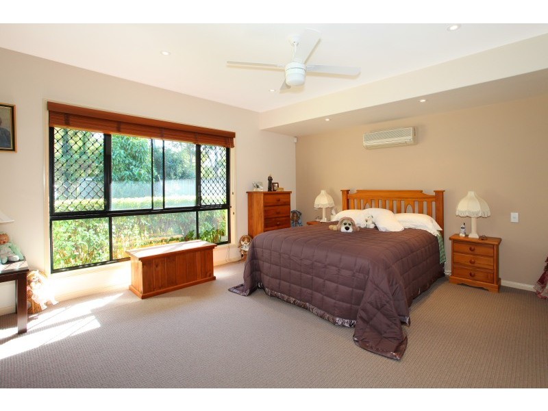 9 Straite Drive, Robina QLD 4226