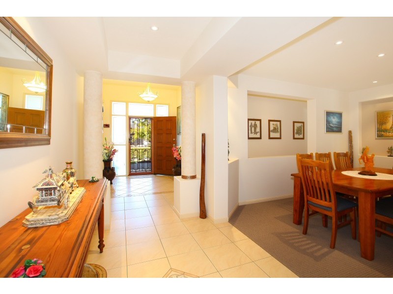 9 Straite Drive, Robina QLD 4226