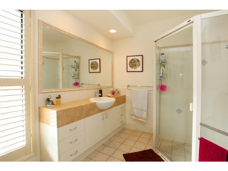 9 Straite Drive, Robina QLD 4226