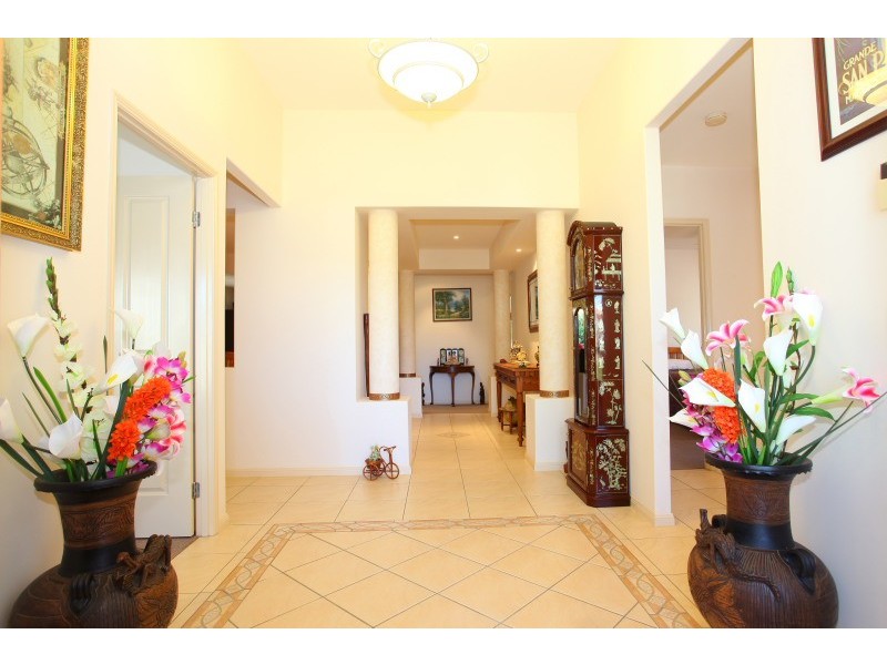 9 Straite Drive, Robina QLD 4226