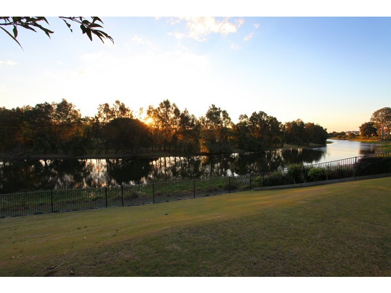 194 Easthill Drive, Robina QLD 4226