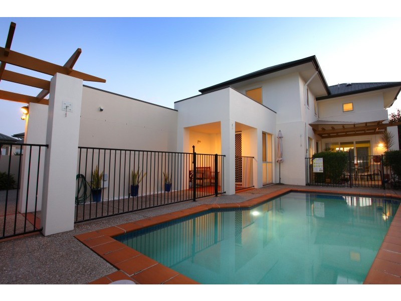 194 Easthill Drive, Robina QLD 4226