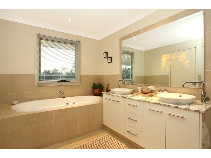 194 Easthill Drive, Robina QLD 4226