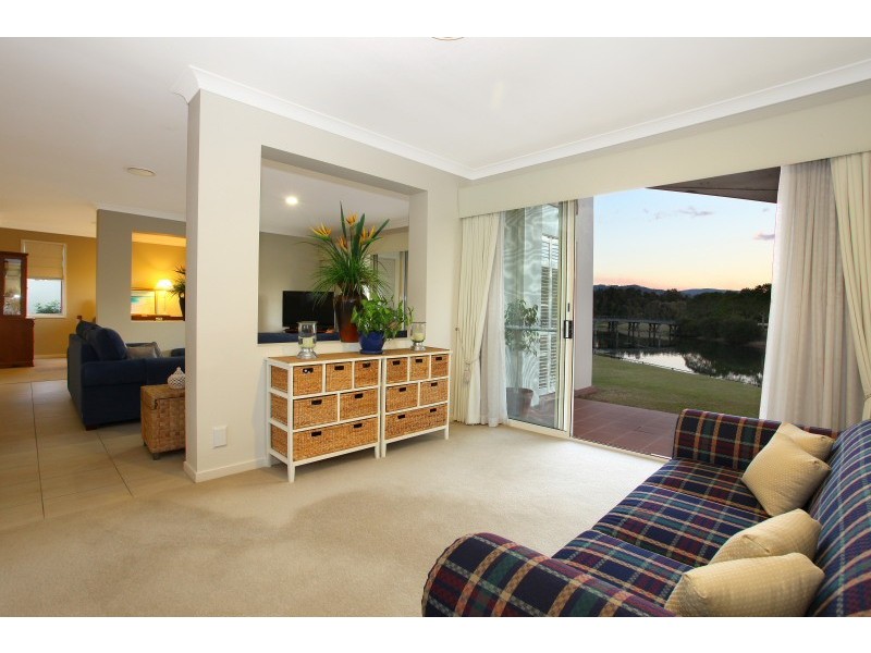 194 Easthill Drive, Robina QLD 4226