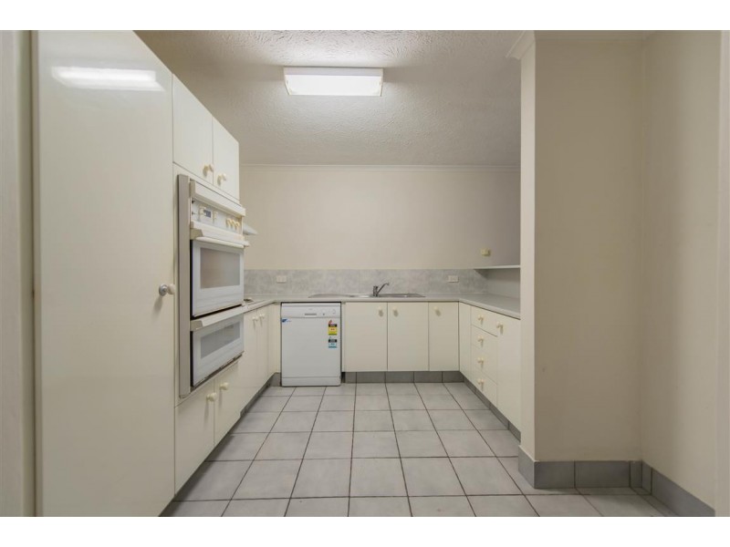 166 Surf Parade, Broadbeach QLD 4218