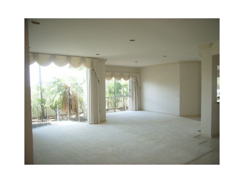 70 Montevideo Drive, Clear Island Waters QLD 4226