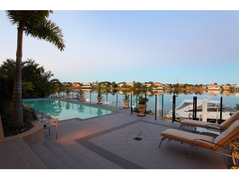 20 Clear Water Bay Avenue, Clear Island Waters QLD 4226