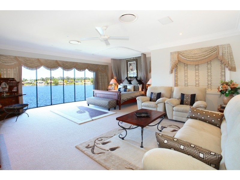 20 Clear Water Bay Avenue, Clear Island Waters QLD 4226
